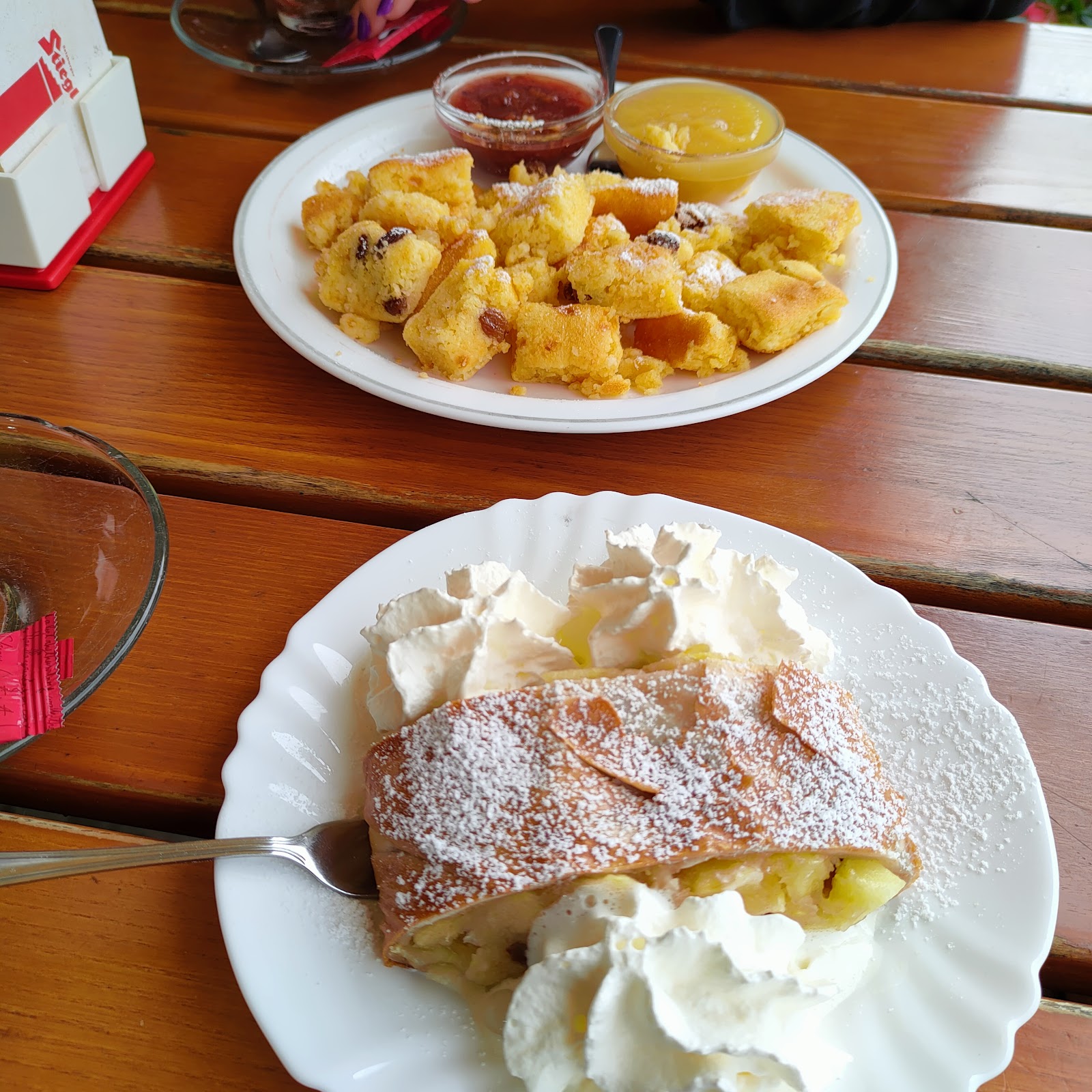 Apple strudel at Schirmbar Hallstatt
